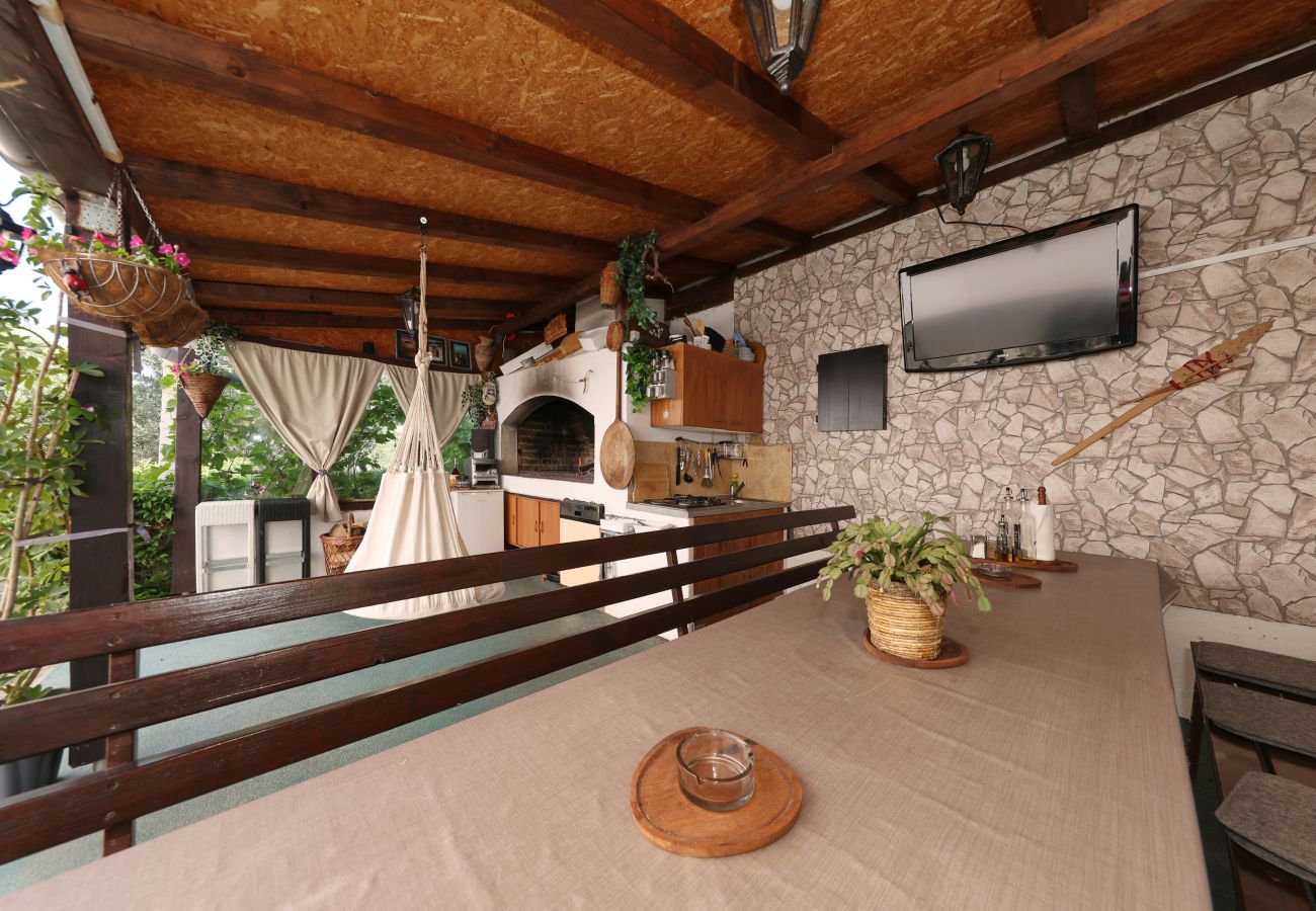 Ferienwohnung in Zadar - Ferienwohnung Anita mit Sommerküche