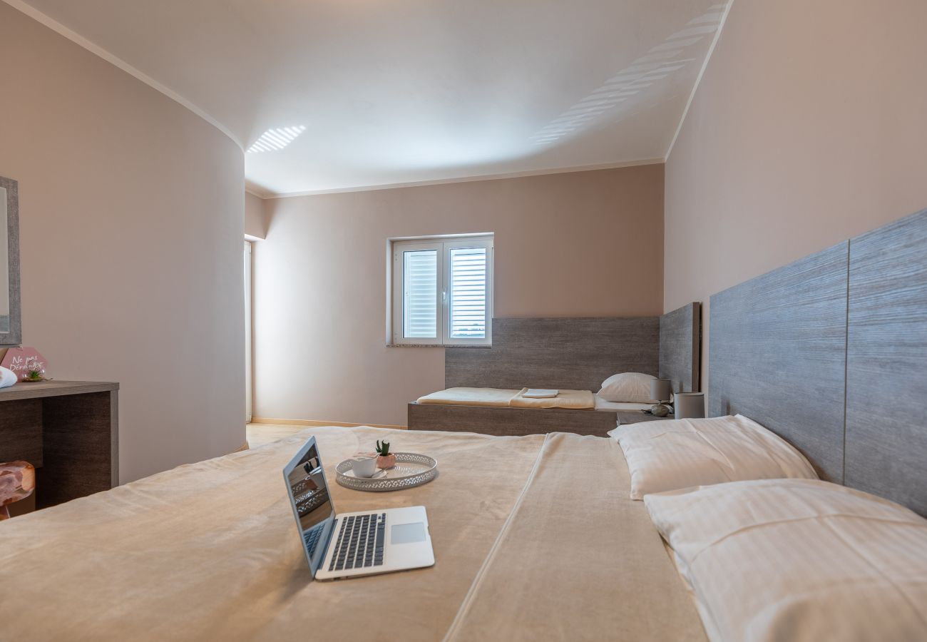 Ferienwohnung in Vir - Ferienwohnung Paradiso No.2 mit Meerblick