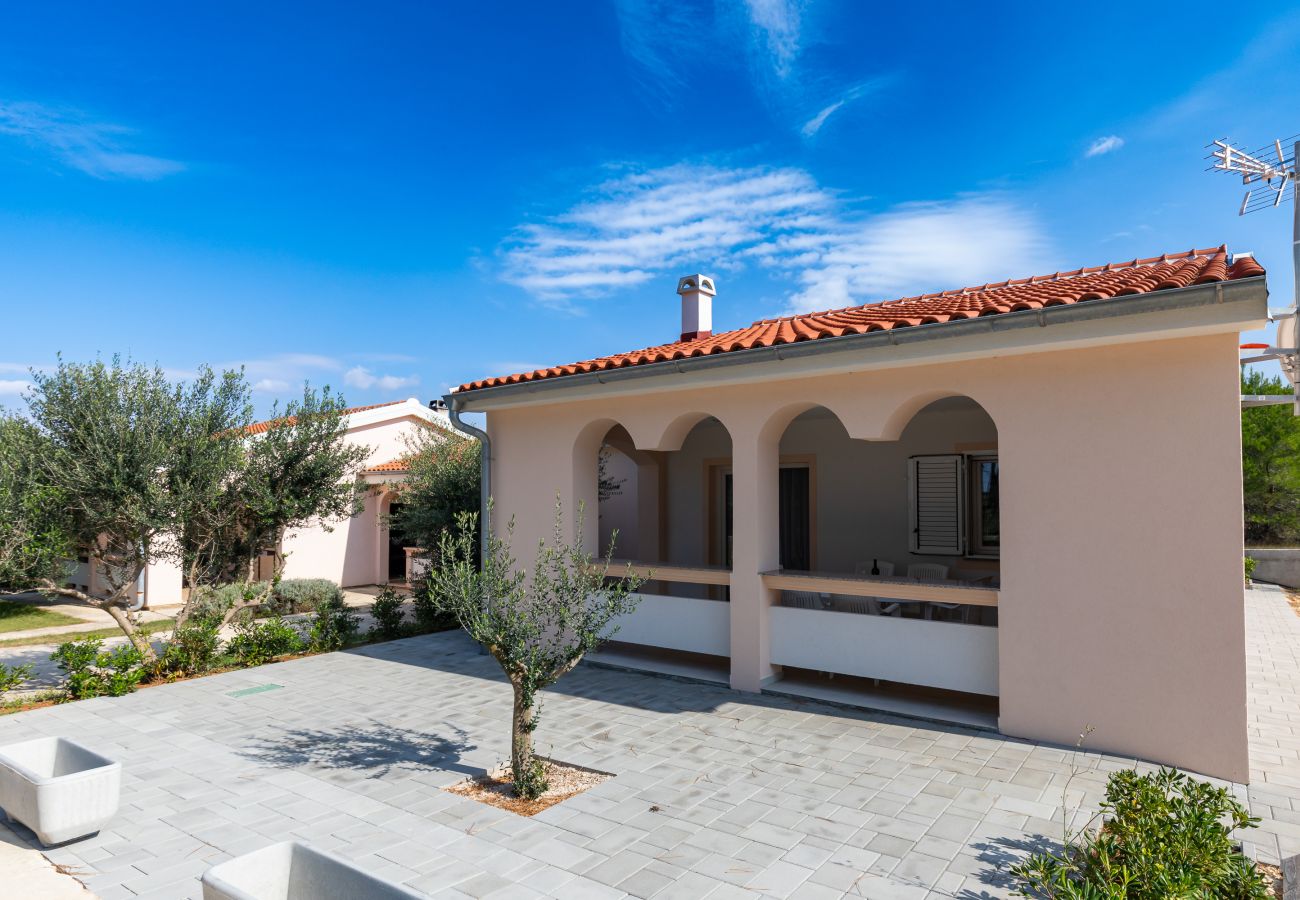 Ferienhaus in Vir - Ferienhaus Ana Maria am Strand