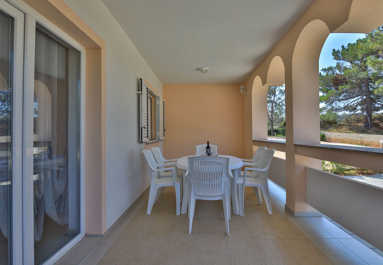 Ferienhaus in Vir - Ferienhaus Ana Maria am Strand