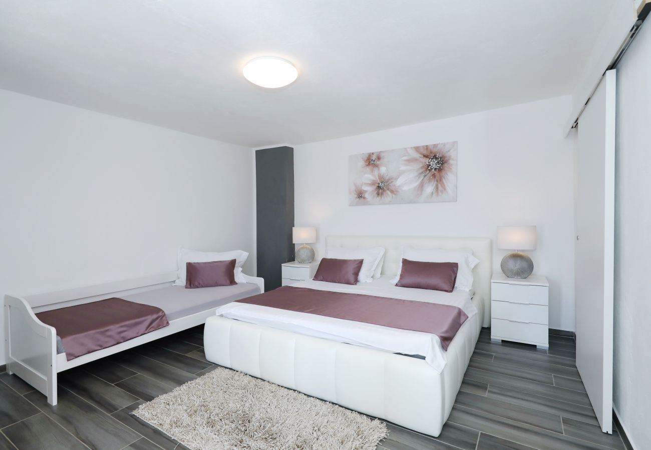 Ferienwohnung in Rovanjska - Ferienwohnung Marina No.1 mit Meerblick