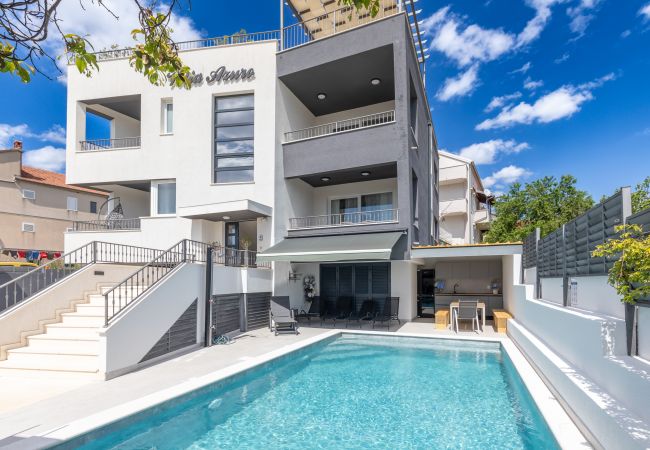 Villa in Sveti Filip i Jakov - Villa Azuro mit beheiztem Pool