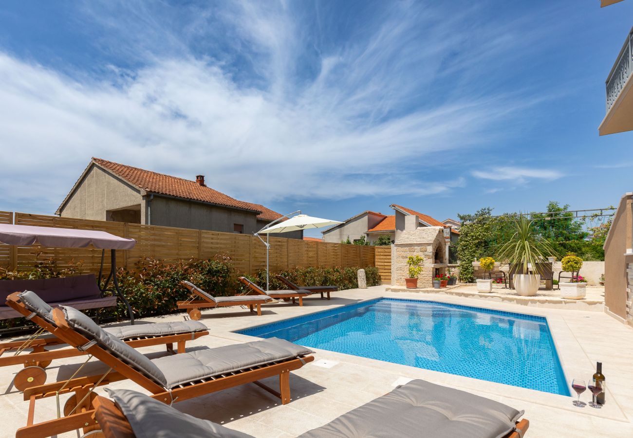 Ferienwohnung in Zadar - Ferienwohnung Goga 1 mit Gemeinschaftspool