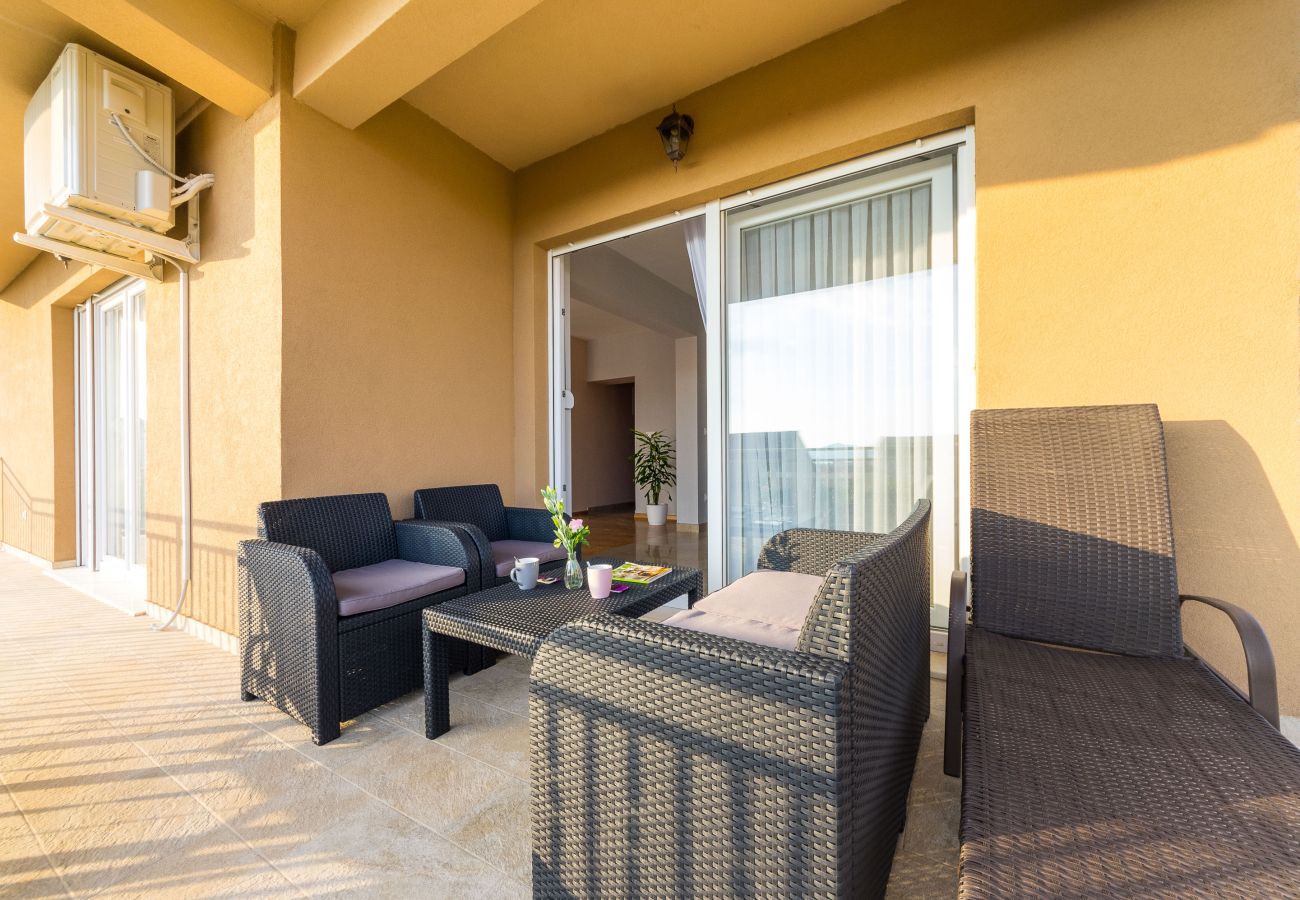 Ferienwohnung in Zadar - Ferienwohnung Goga 1 mit Gemeinschaftspool