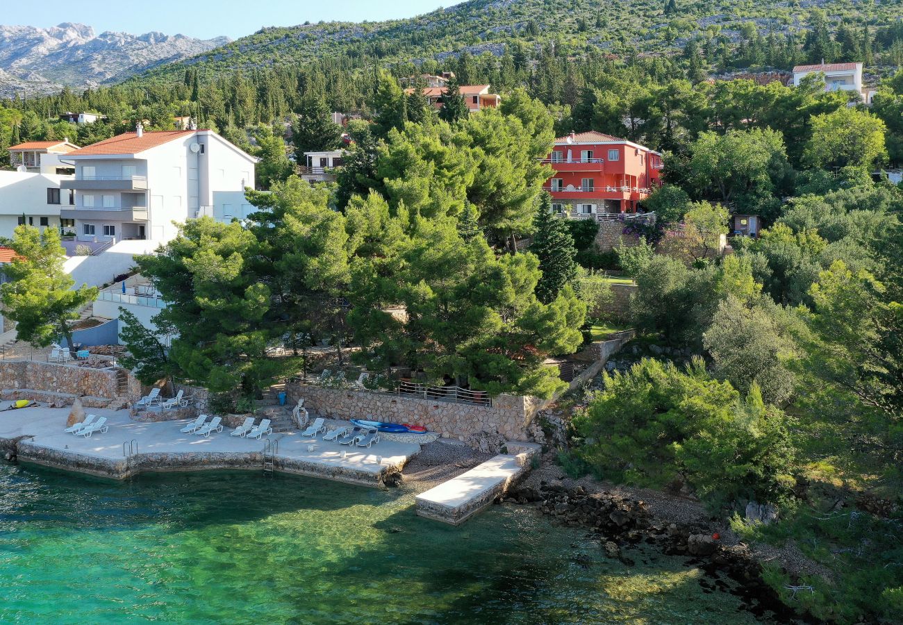 Ferienwohnung in Starigrad - Ferienwohnung Candela 5 direkt am Meer
