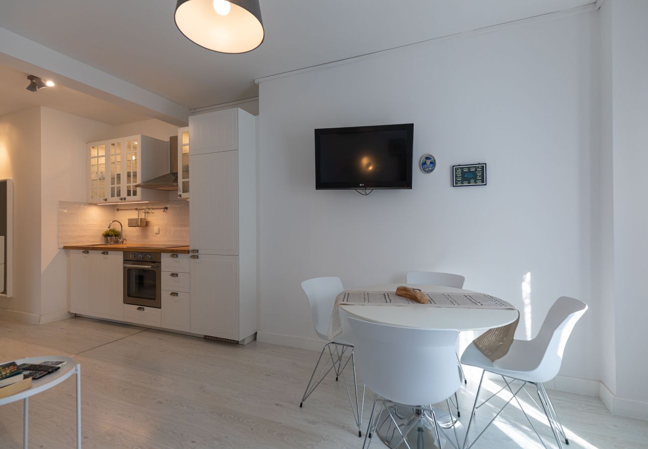 Ferienwohnung in Starigrad - Ferienwohnung Candela 5 direkt am Meer