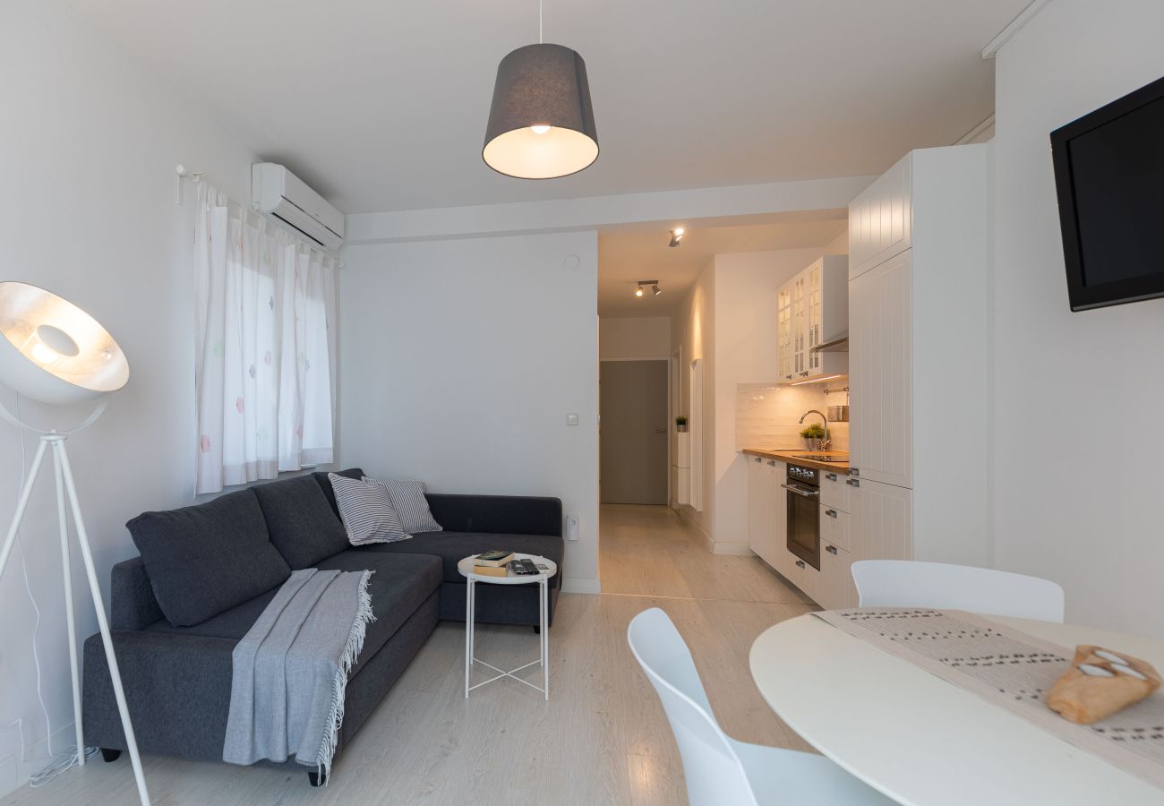 Ferienwohnung in Starigrad - Ferienwohnung Candela 5 direkt am Meer