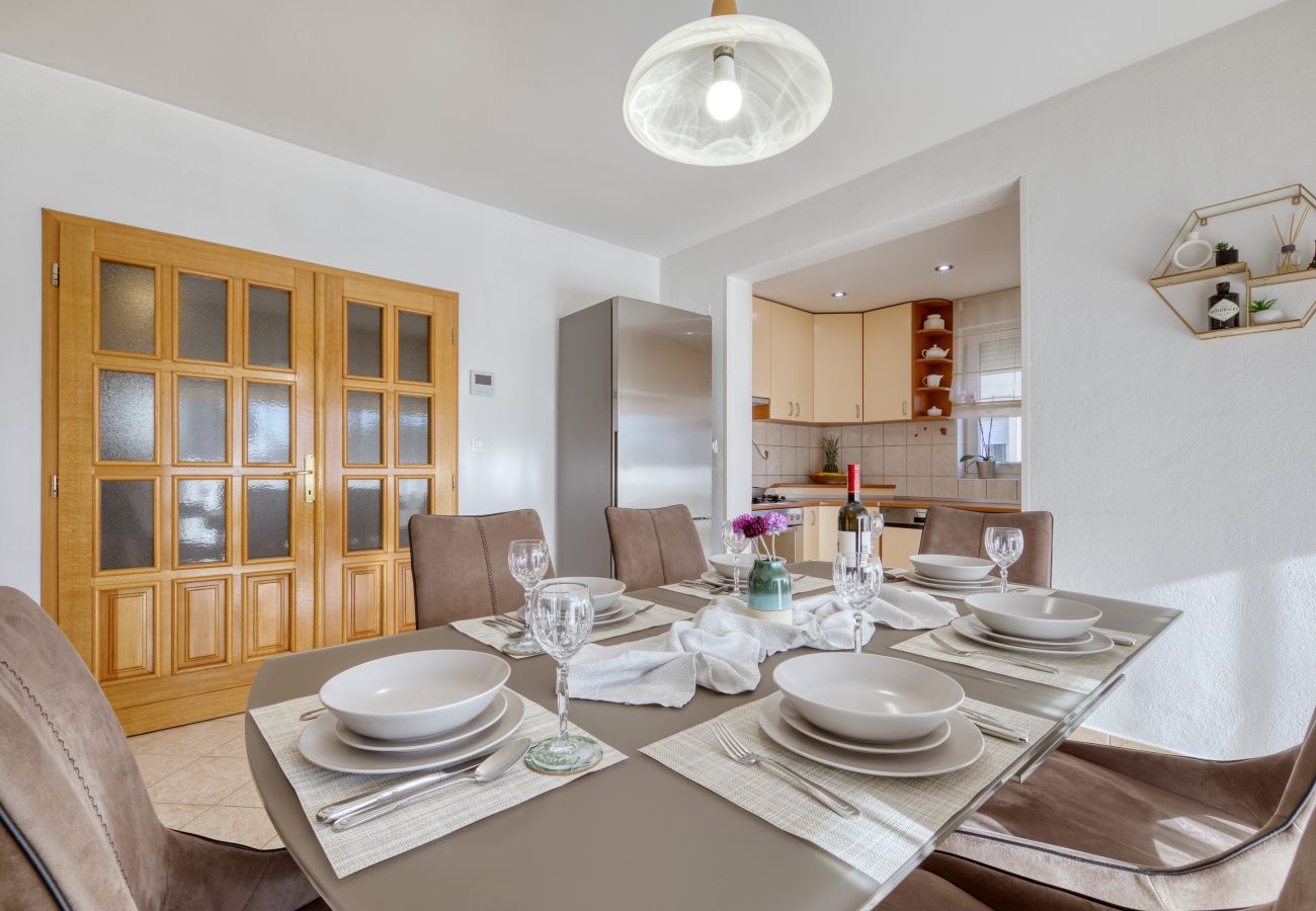 Ferienwohnung in Zadar - Ferienwohnung Keko mit Grillterrasse