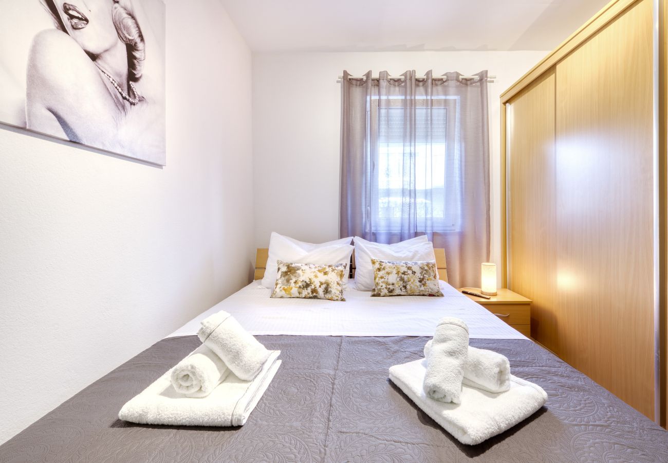 Ferienwohnung in Zadar - Ferienwohnung Keko mit Grillterrasse