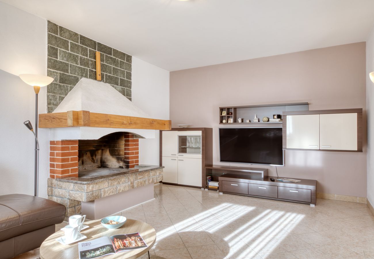 Ferienwohnung in Zadar - Ferienwohnung Keko mit Grillterrasse