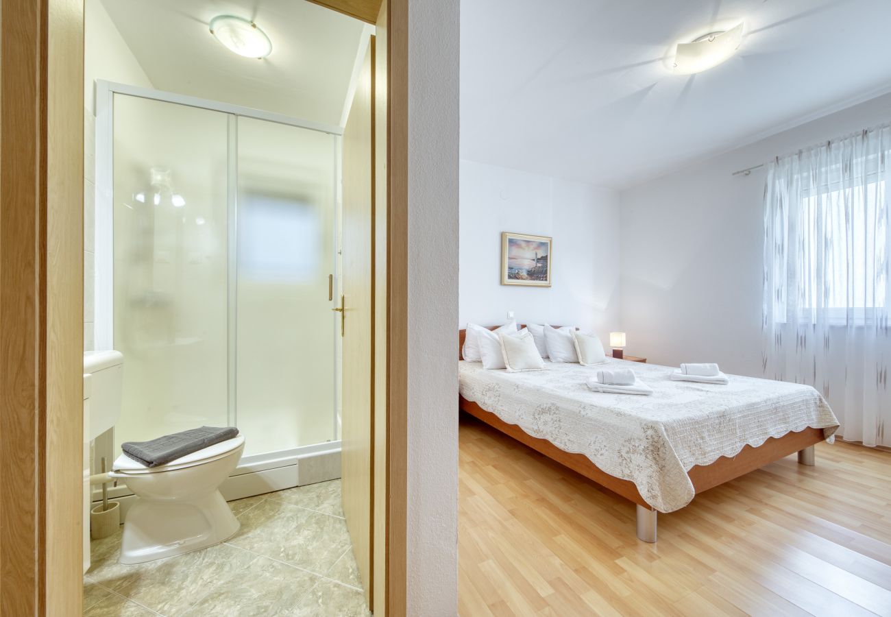 Ferienwohnung in Zadar - Ferienwohnung Keko mit Grillterrasse