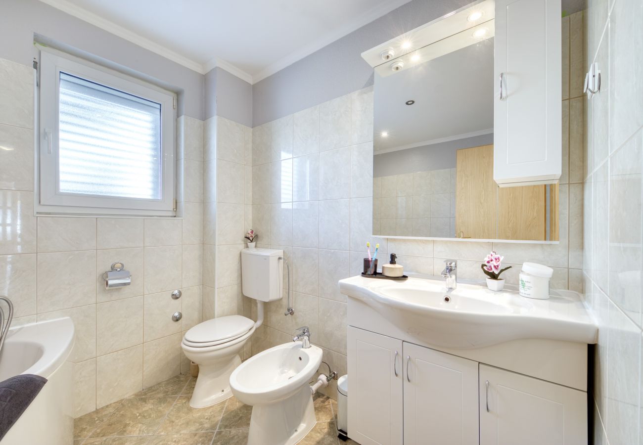 Ferienwohnung in Zadar - Ferienwohnung Keko mit Grillterrasse