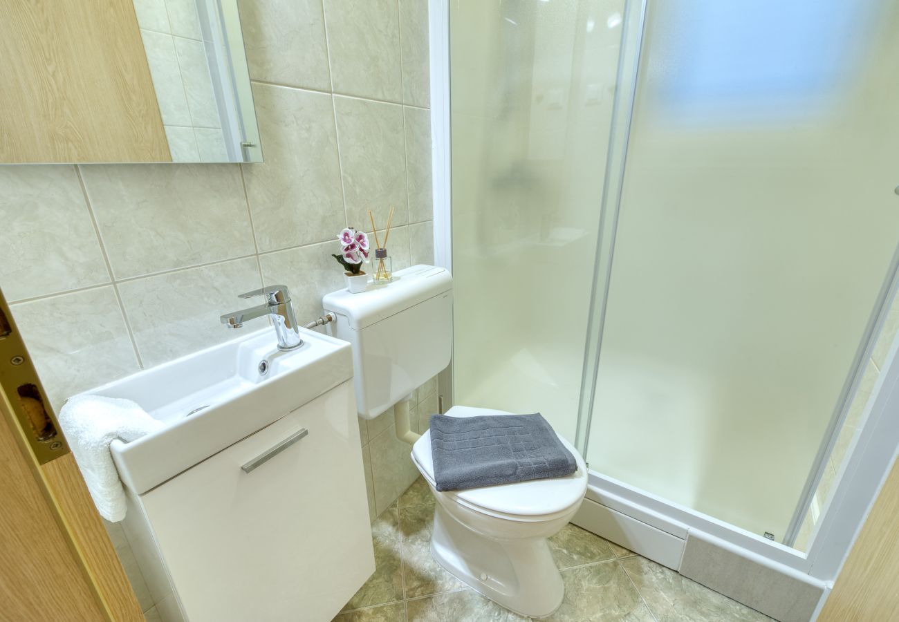Ferienwohnung in Zadar - Ferienwohnung Keko mit Grillterrasse