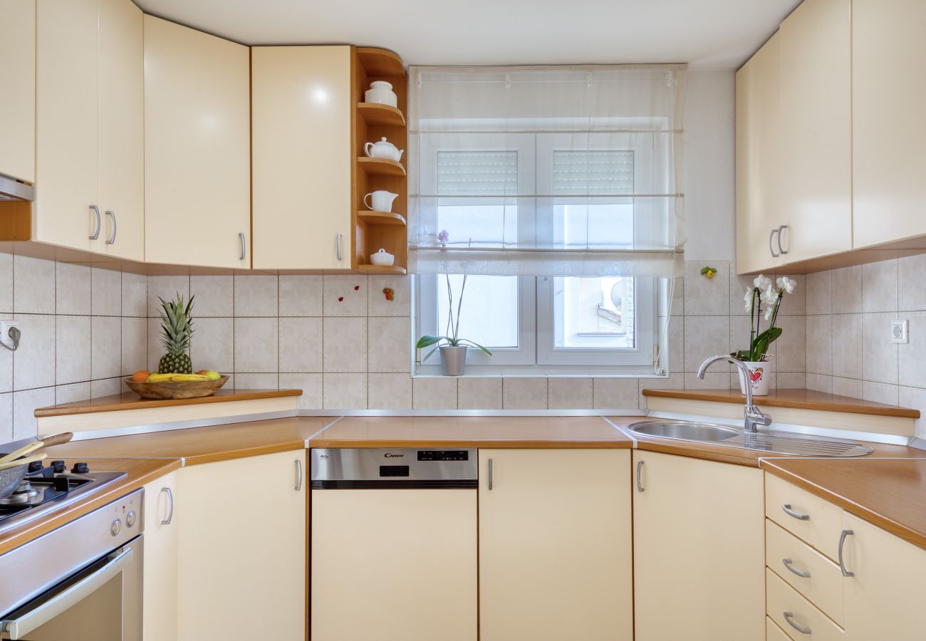 Ferienwohnung in Zadar - Ferienwohnung Keko mit Grillterrasse