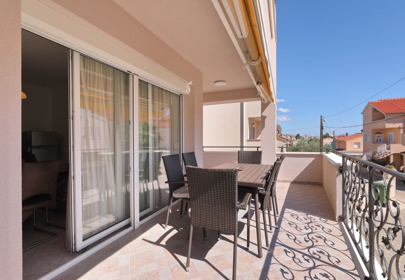Ferienwohnung in Zadar - Ferienwohnung Keko mit Grillterrasse
