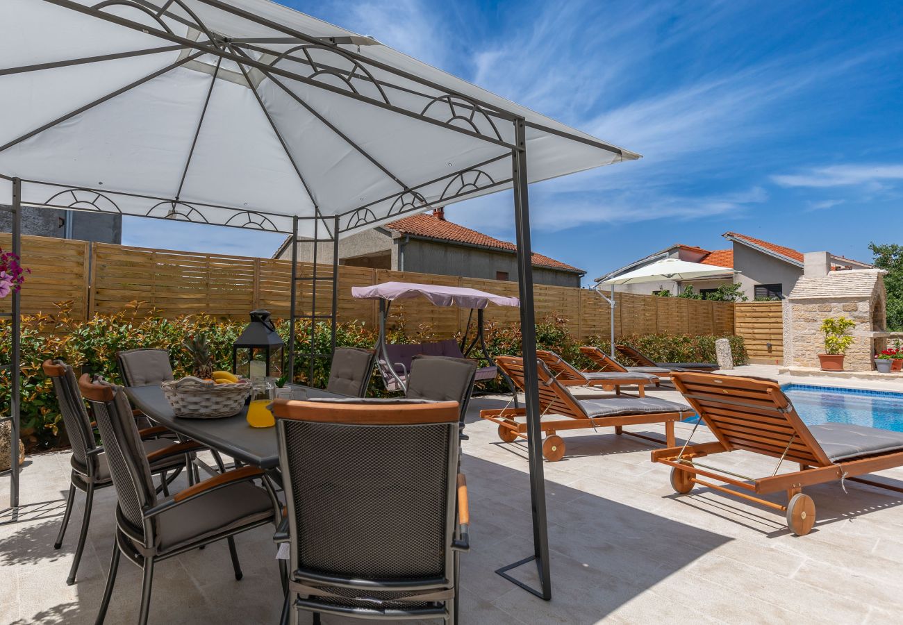 Ferienwohnung in Zadar -  Ferienwohnung Goga 2 mit Gemeinschaftspool
