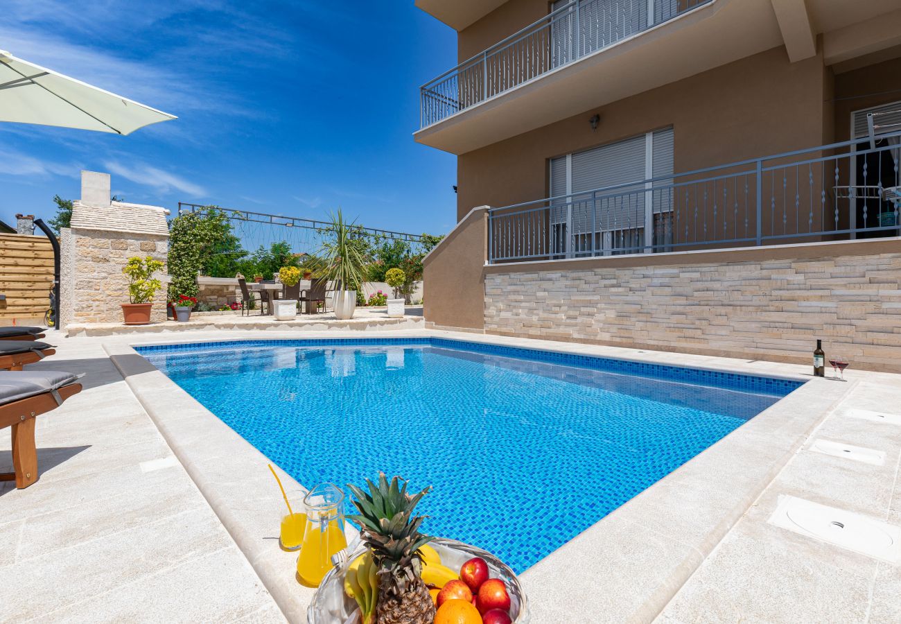 Ferienwohnung in Zadar -  Ferienwohnung Goga 2 mit Gemeinschaftspool