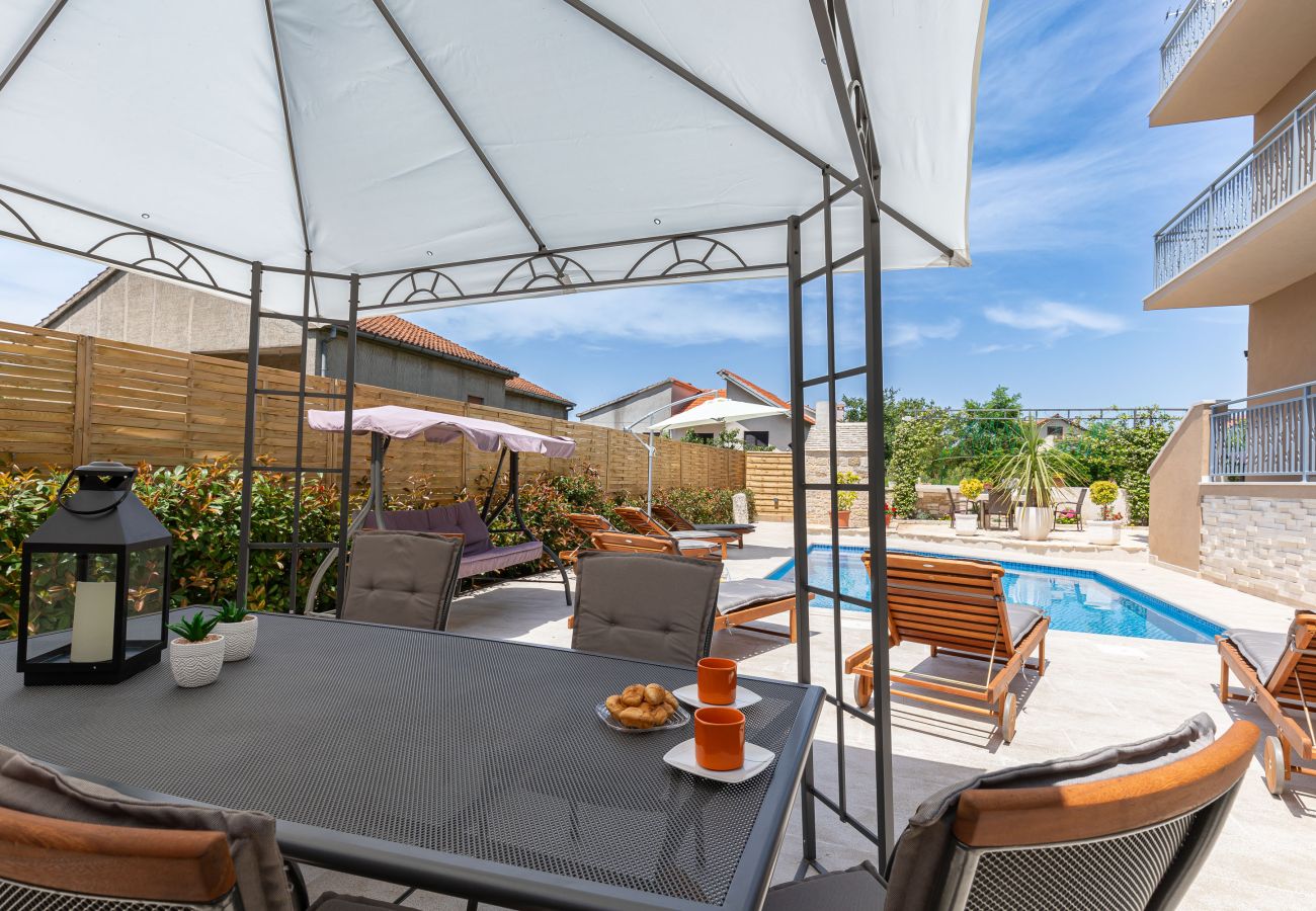 Ferienwohnung in Zadar -  Ferienwohnung Goga 2 mit Gemeinschaftspool