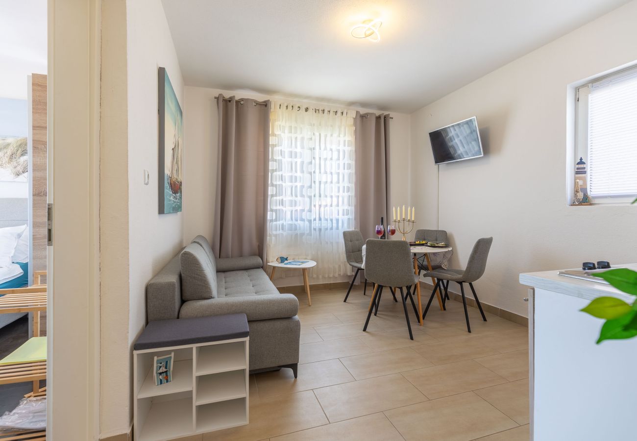 Ferienwohnung in Nin - Sandstrand 2 mit Meer- und Bergblick