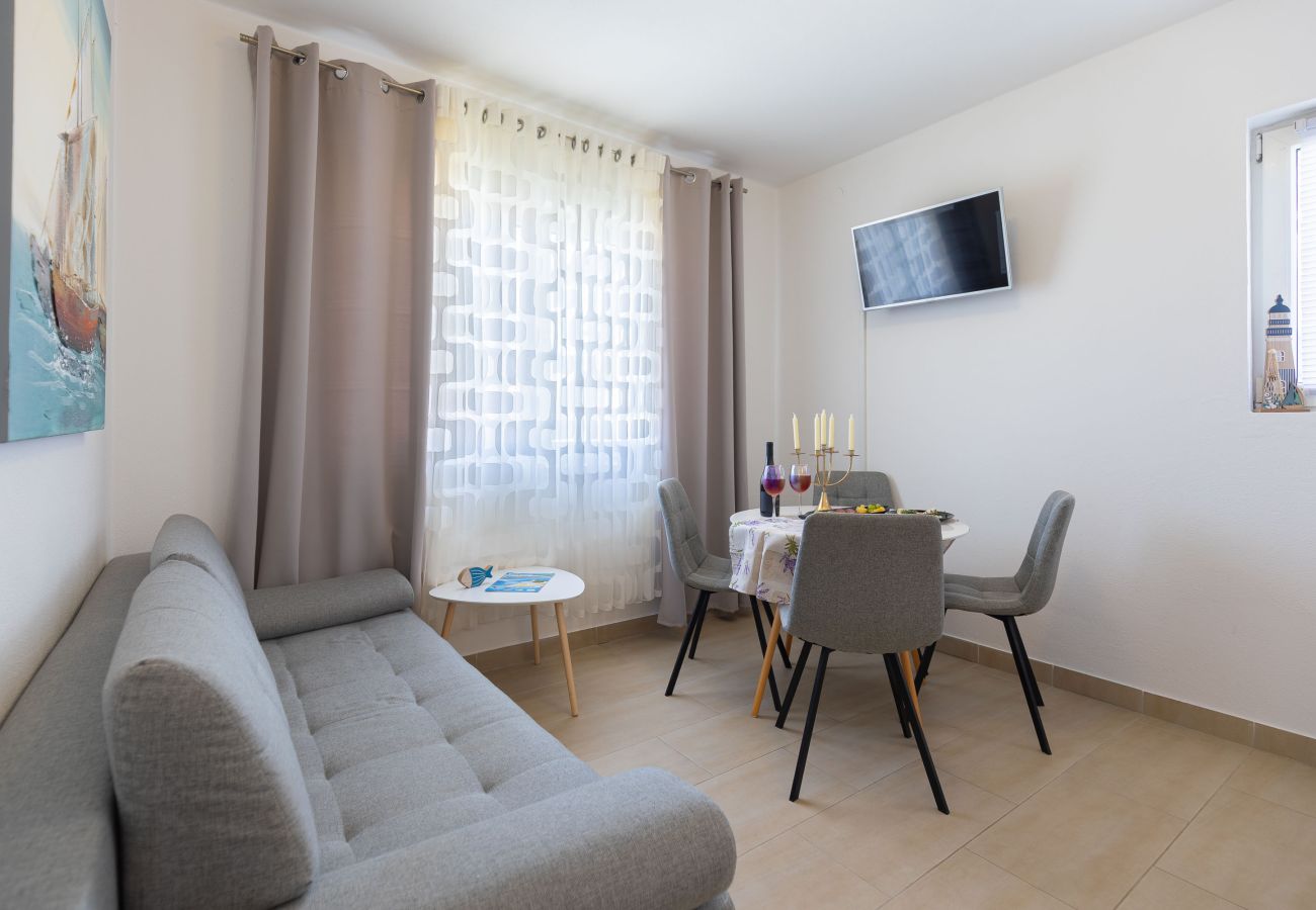 Ferienwohnung in Nin - Sandstrand 2 mit Meer- und Bergblick
