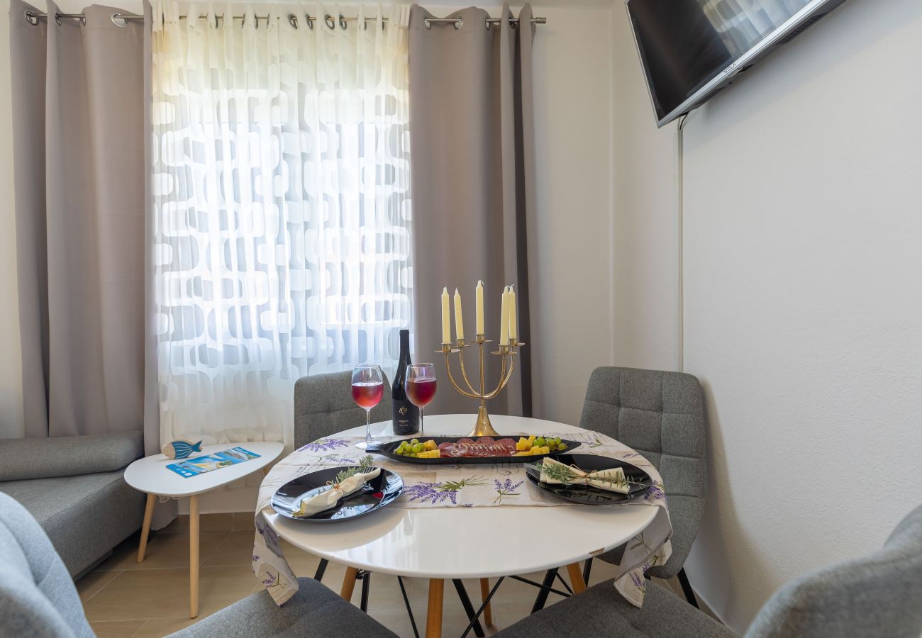 Ferienwohnung in Nin - Sandstrand 2 mit Meer- und Bergblick