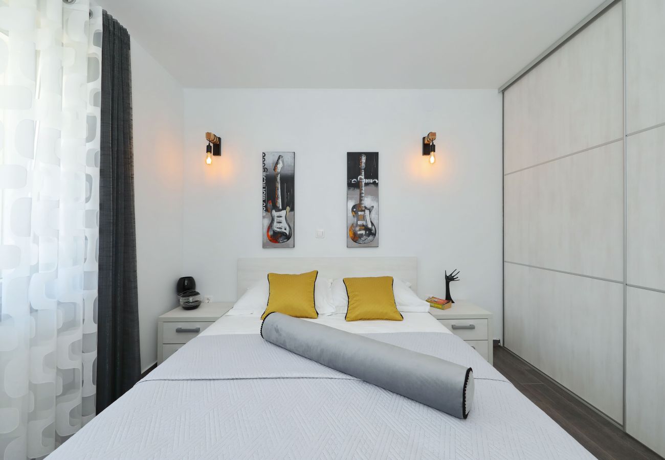 Ferienwohnung in Vir - Ferienwohnung Suva Punta 1 direkt am Meer