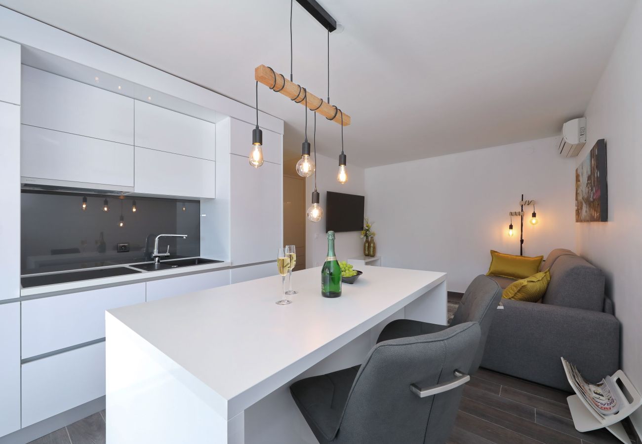 Ferienwohnung in Vir - Ferienwohnung Suva Punta 1 direkt am Meer