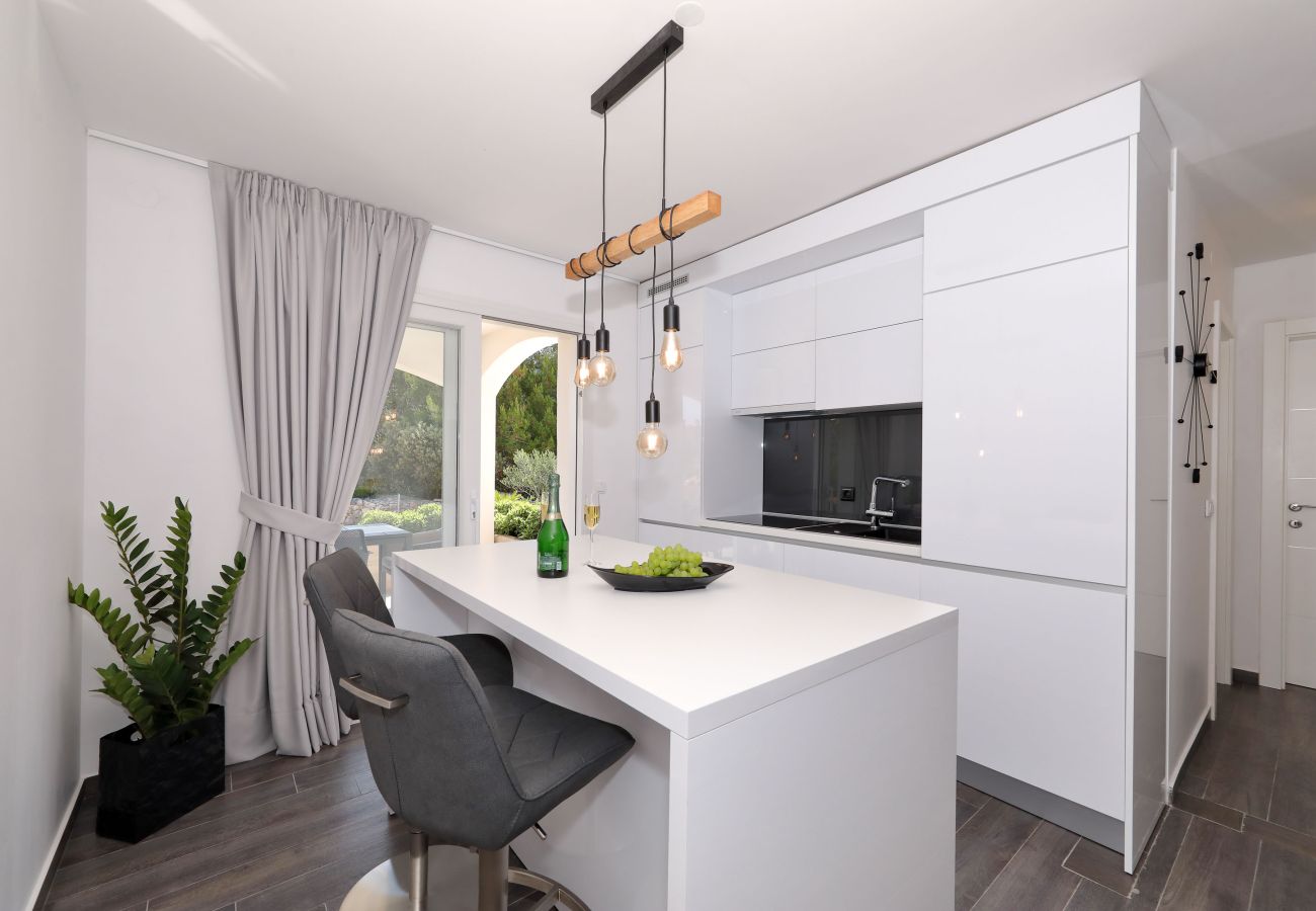 Ferienwohnung in Vir - Ferienwohnung Suva Punta 1 direkt am Meer