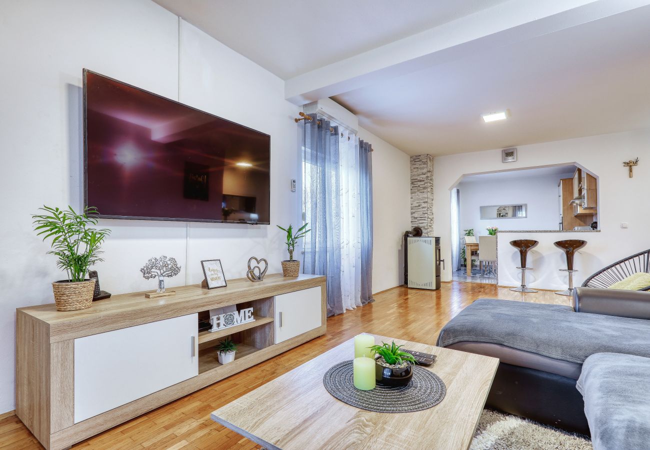 Ferienwohnung in Rovanjska - Ferienwohnung Pavao mit Whirlpool