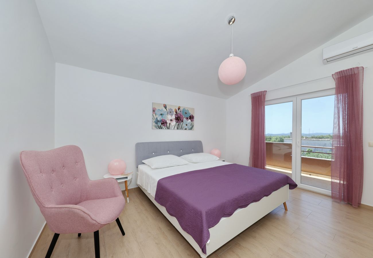 Ferienhaus in Kakma - Ferienhaus Vana mit Pool