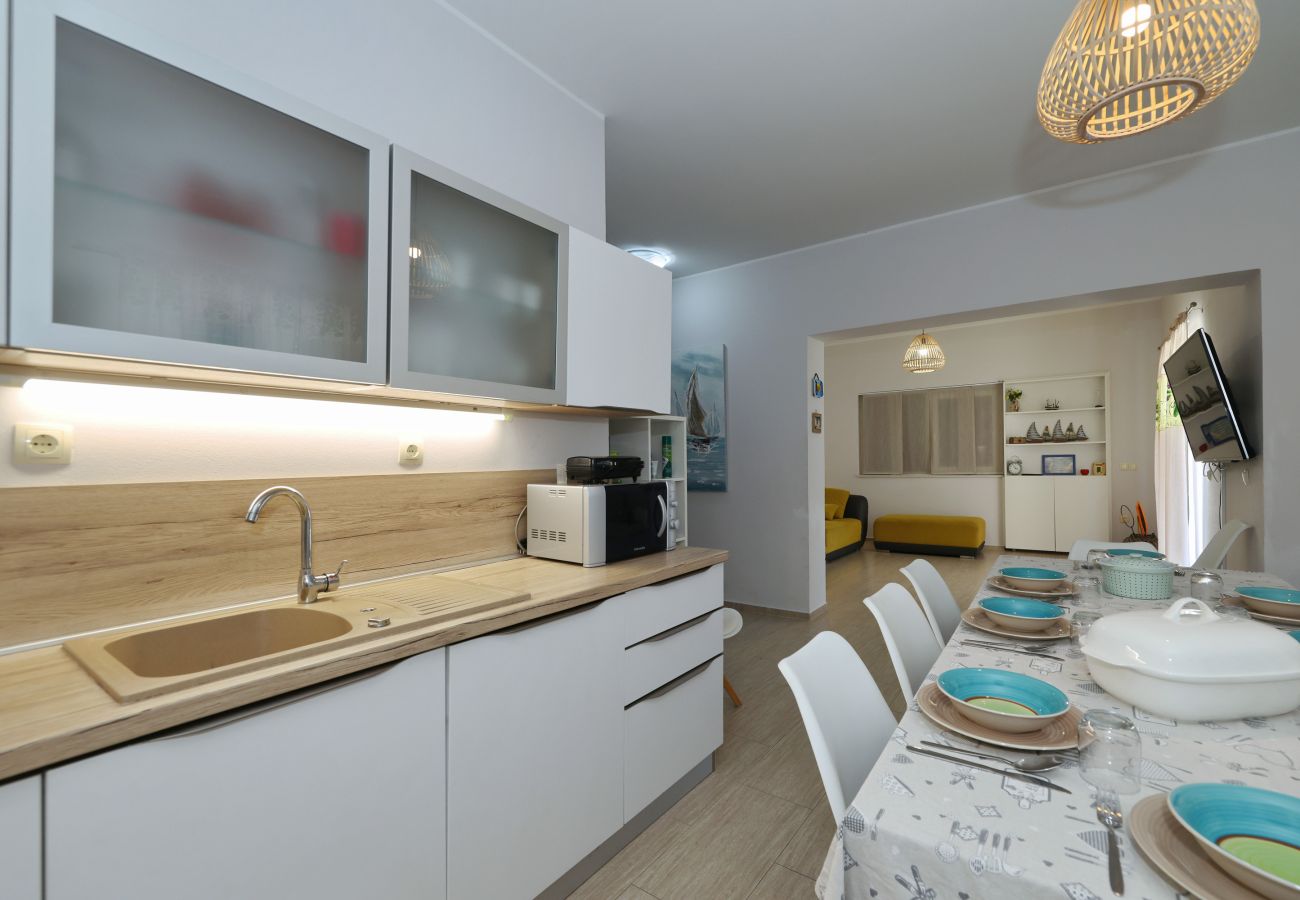 Ferienhaus in Kakma - Ferienhaus Vana mit Pool