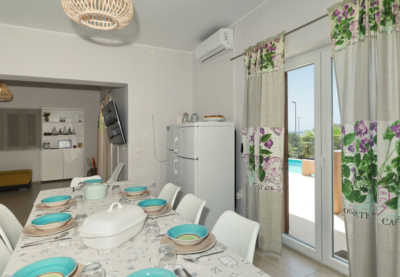 Ferienhaus in Kakma - Ferienhaus Vana mit Pool