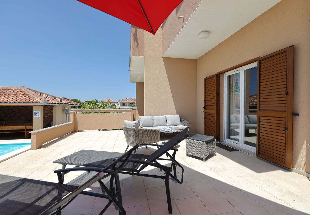 Ferienhaus in Kakma - Ferienhaus Vana mit Pool