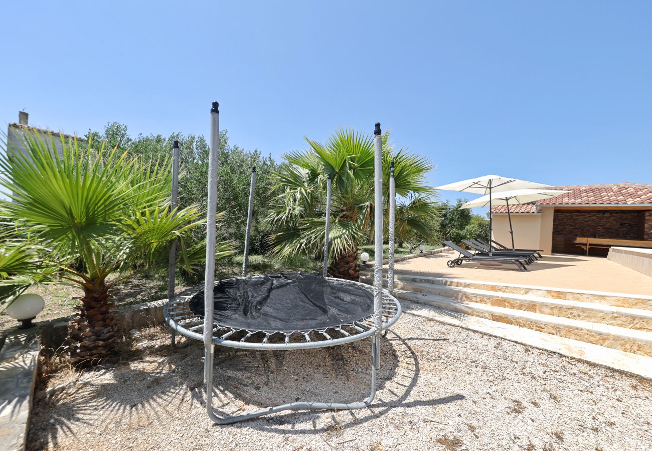 Ferienhaus in Kakma - Ferienhaus Vana mit Pool