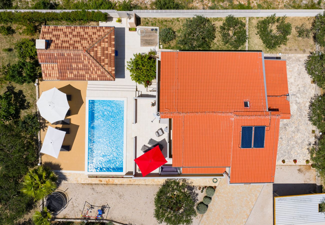 Ferienhaus in Kakma - Ferienhaus Vana mit Pool