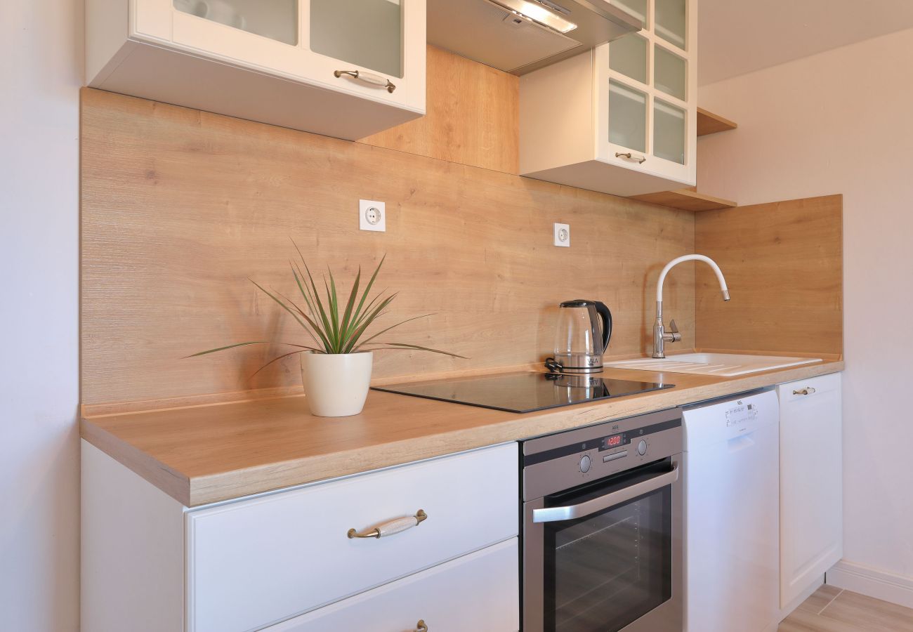 Ferienhaus in Puljane - Ferienhaus Antona mit Privatpool
