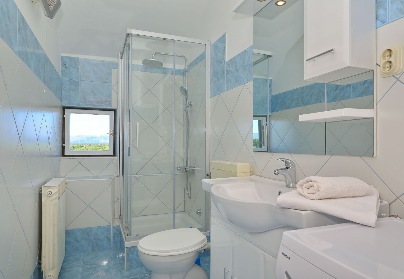 Ferienhaus in Puljane - Ferienhaus Antona mit Privatpool