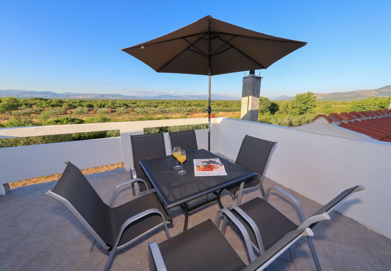 Ferienhaus in Puljane - Ferienhaus Antona mit Privatpool