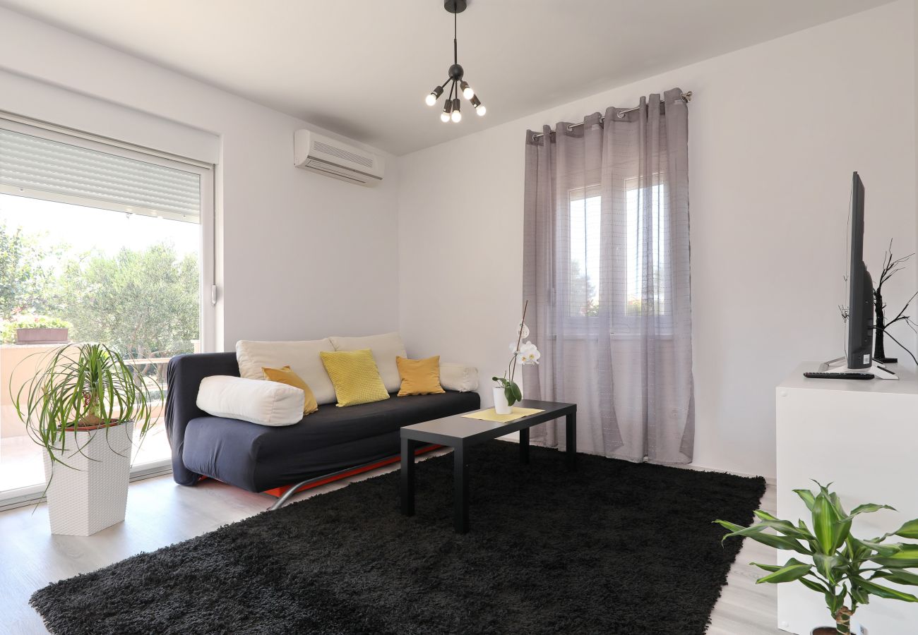 Ferienwohnung in Zadar - Ferienwohnung Jerbic beim Sportzentrum Višnjik