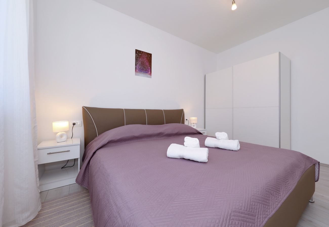 Ferienwohnung in Zadar - Ferienwohnung Jerbic beim Sportzentrum Višnjik