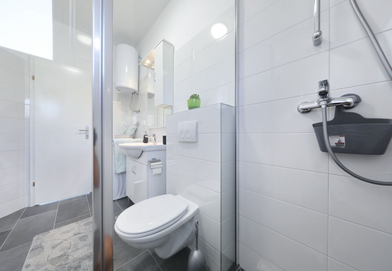 Ferienwohnung in Zadar - Ferienwohnung Jerbic beim Sportzentrum Višnjik
