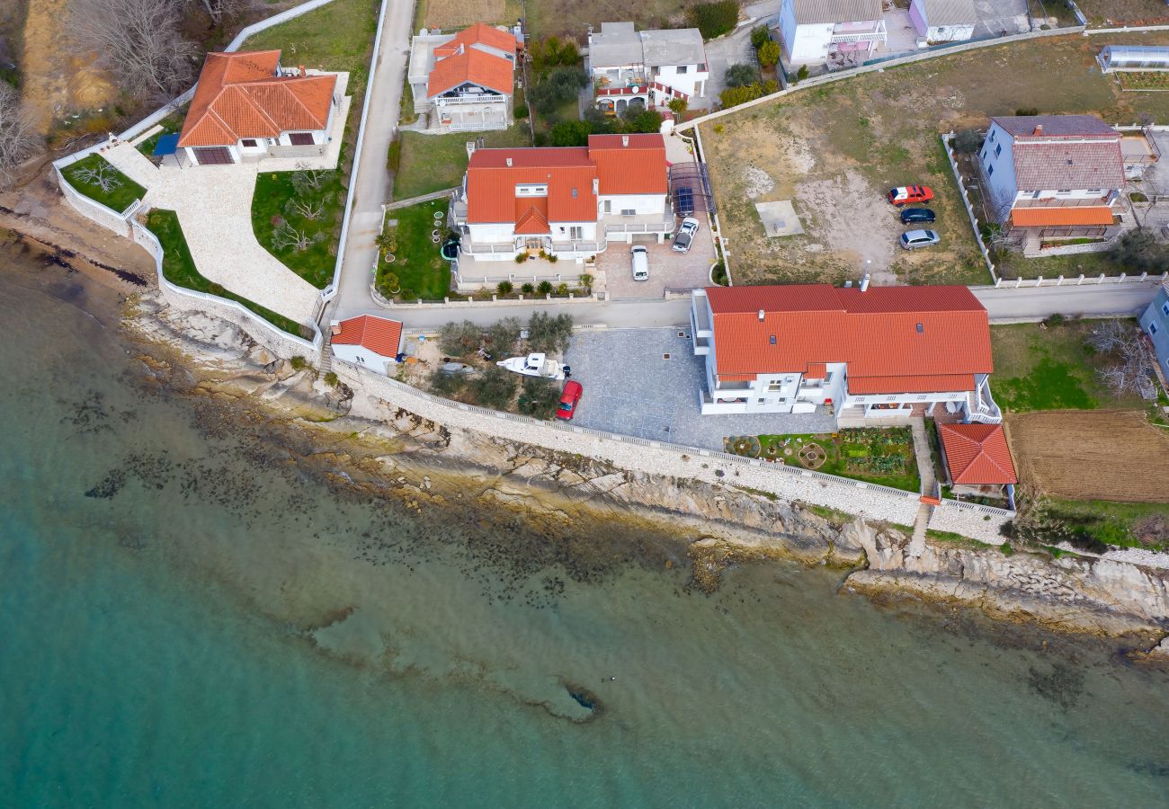 Ferienwohnung in Ljubac - Ferienwohnung Gazic 1 direkt am Meer