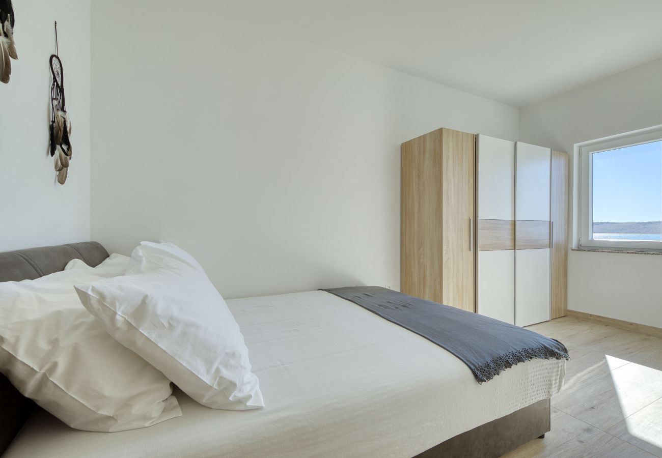 Ferienwohnung in Ljubac - Ferienwohnung Gazic 1 direkt am Meer