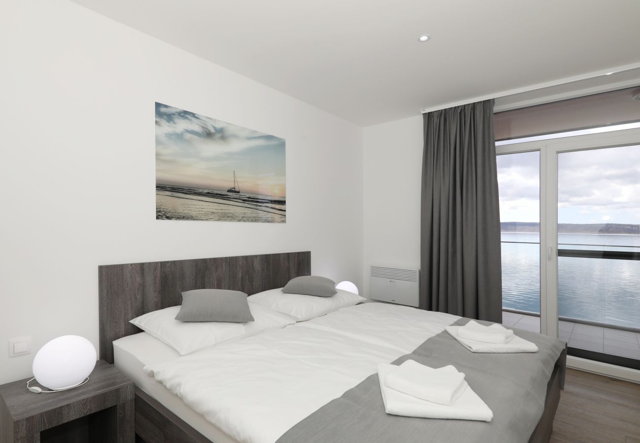 Ferienwohnung in Starigrad - Ferienwohnung Meeresbrise 5 direkt am Meer