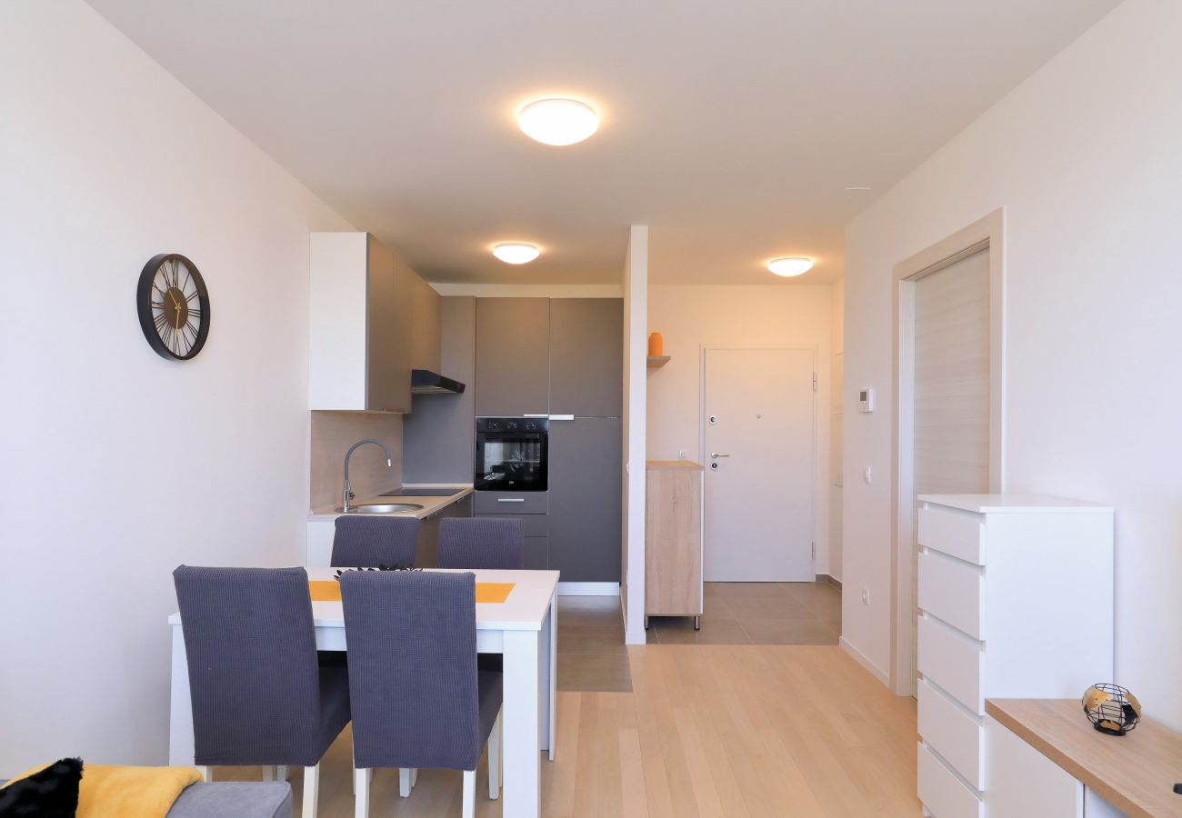 Ferienwohnung in Zadar -  Ferienwohnung Kostela mit Balkon und Stadtblick