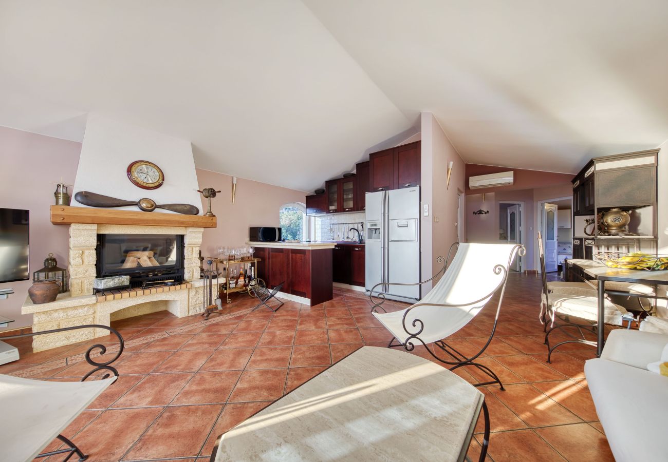 Villa in Starigrad - Villa Paulina mit beheiztem Pool