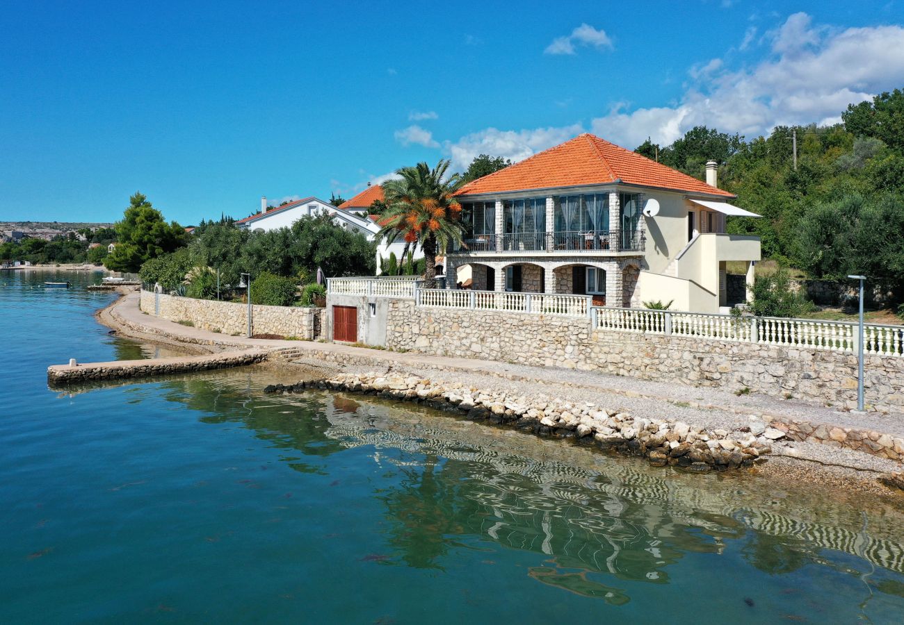 Ferienwohnung in Maslenica -  Ferienwohnung Laura 2 direkt am Meer
