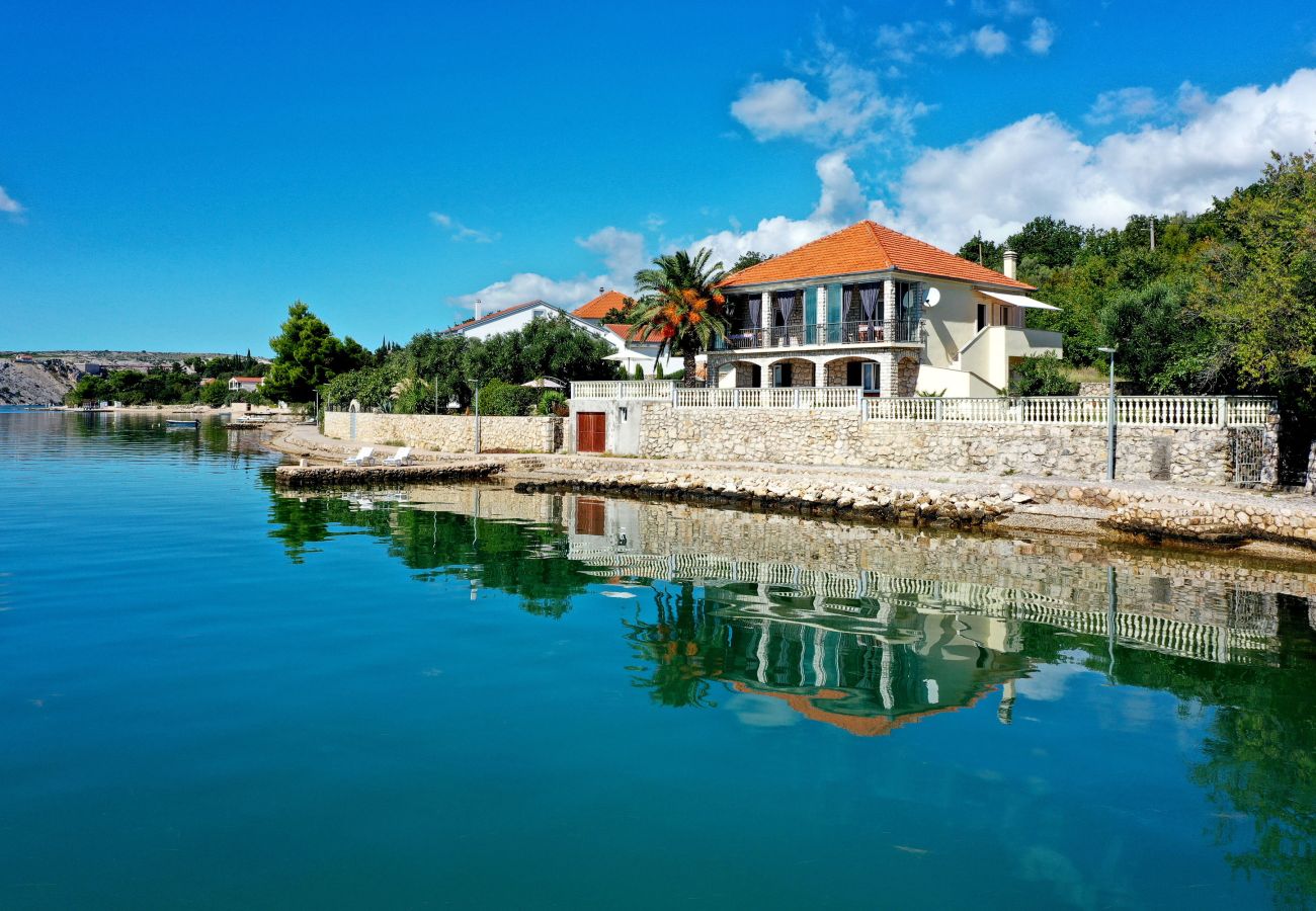 Ferienwohnung in Maslenica -  Ferienwohnung Laura 2 direkt am Meer
