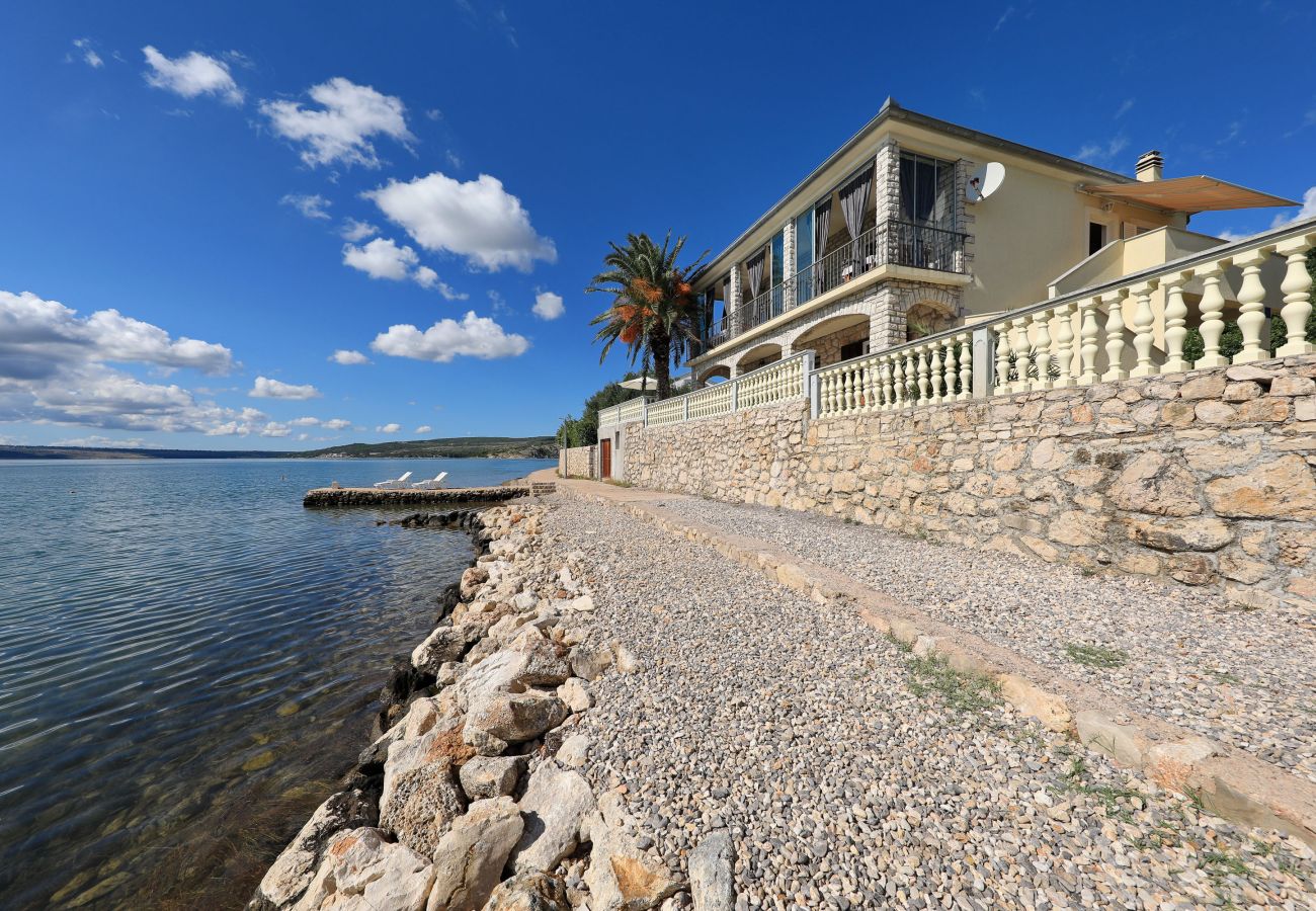Ferienwohnung in Maslenica -  Ferienwohnung Laura 2 direkt am Meer
