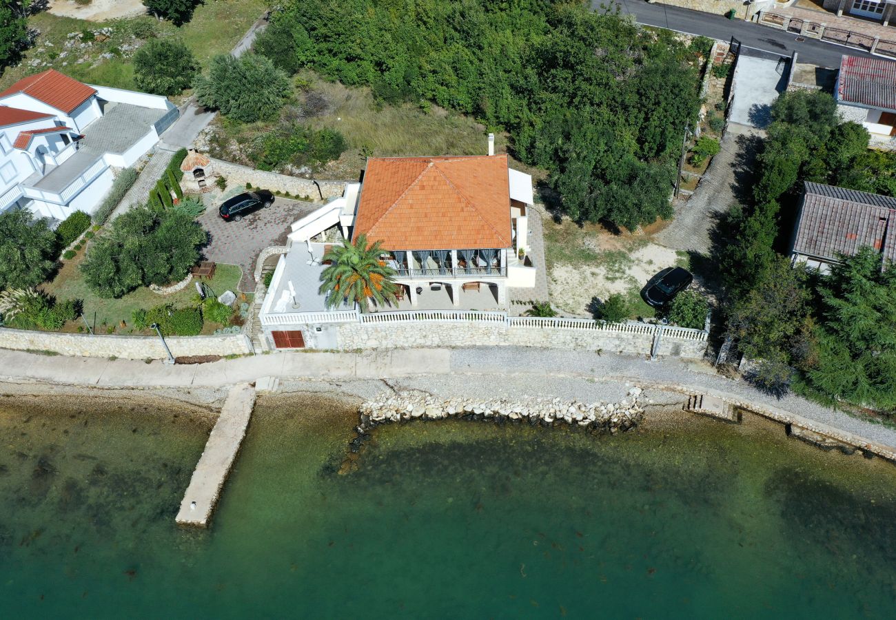 Ferienwohnung in Maslenica - Ferienwohnung Laura 3 direkt am Meer